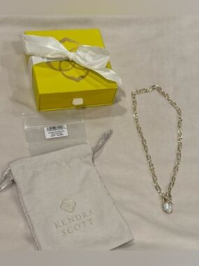 Kendra Scott NWT Daphne Ivory Mother of Pearl